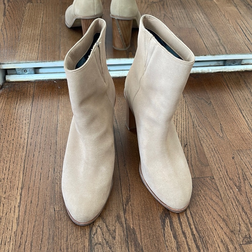 Ted Baker Wooden Block Heel Bootie 40.5